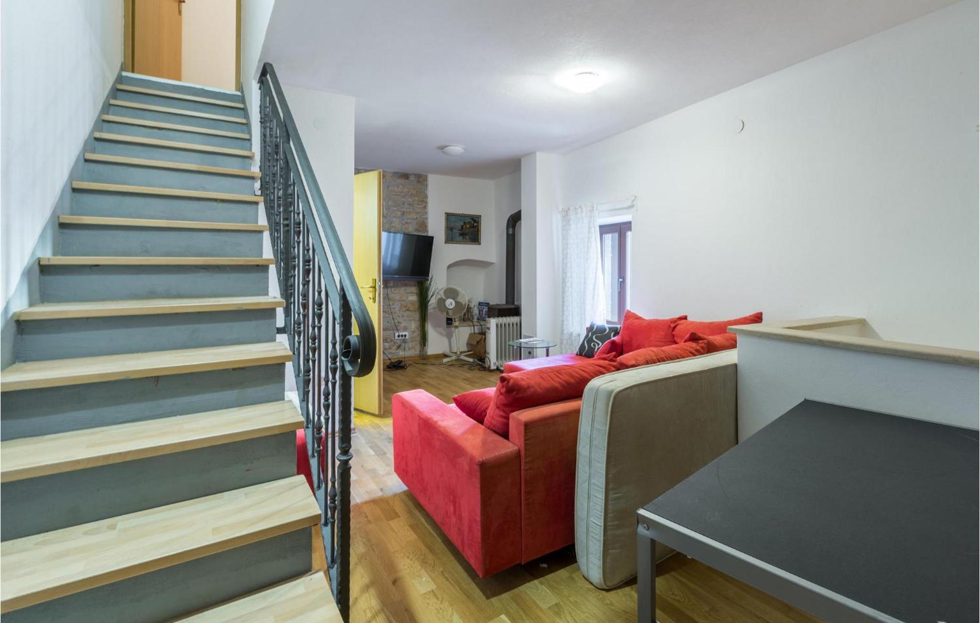 2 Bedroom Stunning Home In Bale Exterior photo